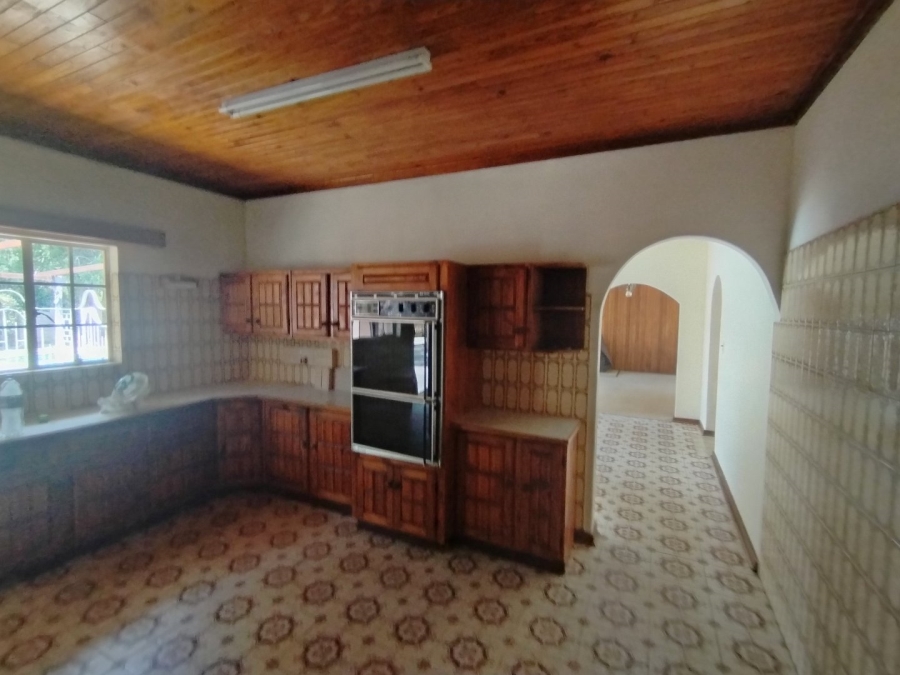 5 Bedroom Property for Sale in Flamwood North West